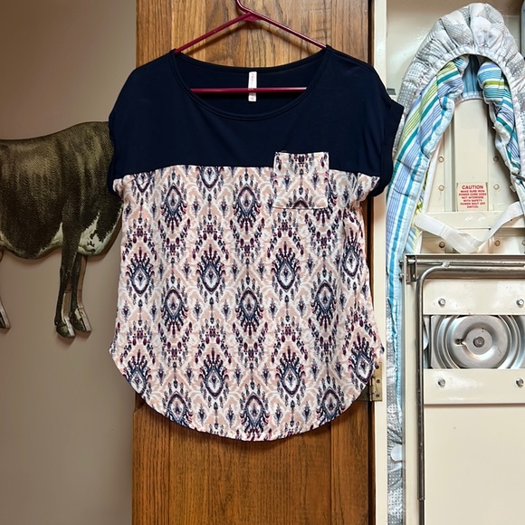 Xhiliaration Aztec tee shirt - Picture 1 of 1